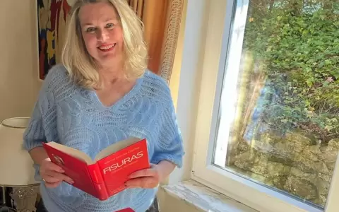 Joanna Jarecka-G�mez y el sentido de su �ltimo libro, �Fisuras�
