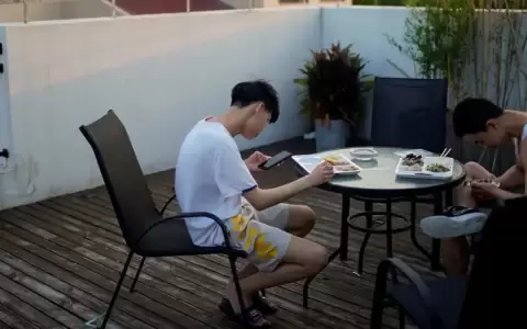 �Por qu� China quiere alejar a los ni�os de los celulares?