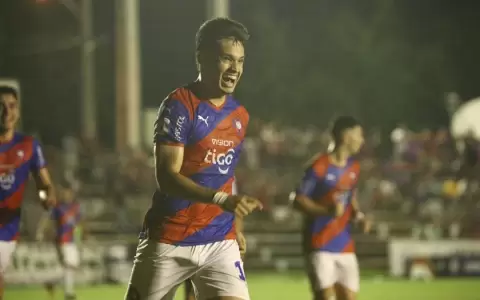 Cerro Porte�o supera a Guaire�a en el reestreno de V�ctor Bernay