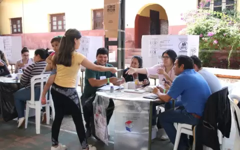 Comicios municipales: culmina votaci�n en 13 distritos de Paraguay