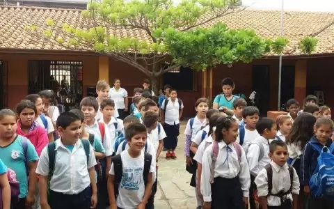 MEC sugiere a colegios no exigir uniformes de galas en d�as de altas temperaturas