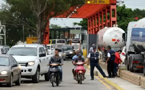 Represalia: Argentina ahora retiene camiones paraguayos con gas