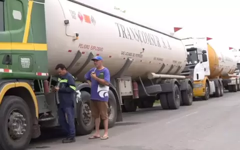 Liberan 4 camiones transportadores de gas propano retenidos en Argentina ante peligro de fuga