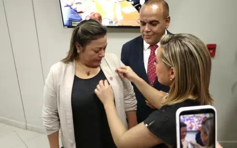 Senadora ex de Cruzada Nacional se pasa al Partido Colorado