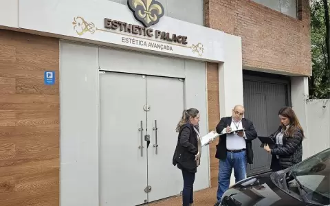Clausuran local est�tico de las "doctoras Barbies"