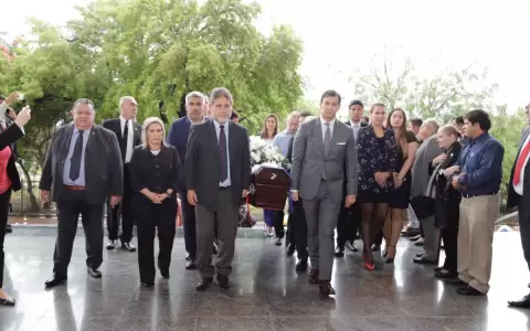 Despidieron al exsenador Fern�ndez Ar�valos: "Un modelo de legislador brillante que ya no tiene el Congreso", dijo Ovelar