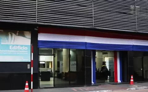 Ante alerta de calor, MEC pide no exigir uniforme de gala a escolares