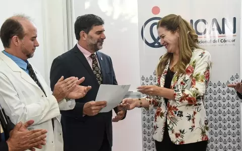 Titular del Inc�n arremete contra su exdirector m�dico: �Fue un error haber permitido que contin�e�