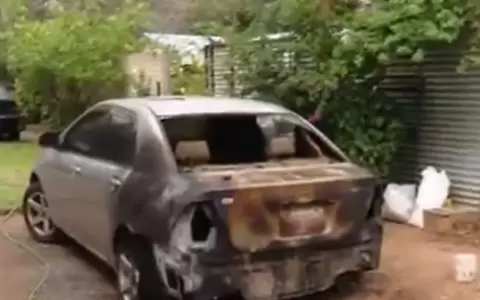 Incendian veh�culo en la vivienda de exconcejal de San Antonio