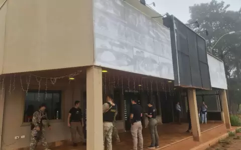 Contin�a el "Operativo Pavo Real" con allanamientos a hoteles y empresas varias