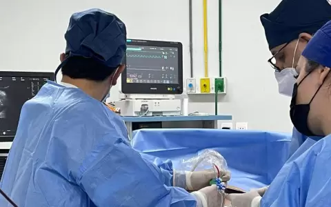 �Milagro de la medicina! Beb� nace gracias a seis transfusiones de sangre intrauterinas