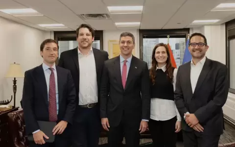 Pe�a se re�ne con calificadoras y conf�a en alcanzar el grado de inversi�n para Paraguay