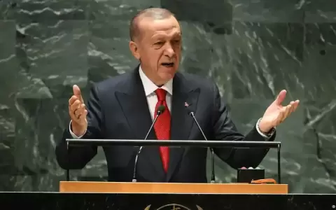 Erdogan protesta por uso de "los colores LGBT" en la ONU