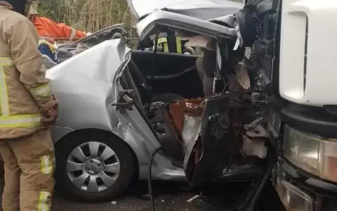 Dos personas pierden la vida y otras dos quedan heridas tras aparatoso accidente