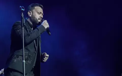 El cantautor uruguayo Lucas Sugo se presenta en Arena SND
