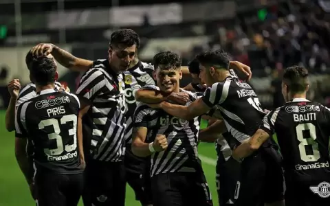 La primera victoria por 4-0 de Libertad sobre Olimpia en liga
