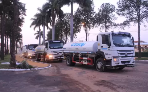 Instituciones env�an camiones con agua para brindar alivio a calurosas zonas chaque�as