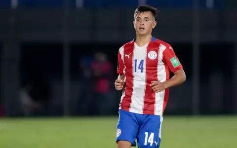 Andr�s Cubas es el titular para Guillermo Barros Schelotto
