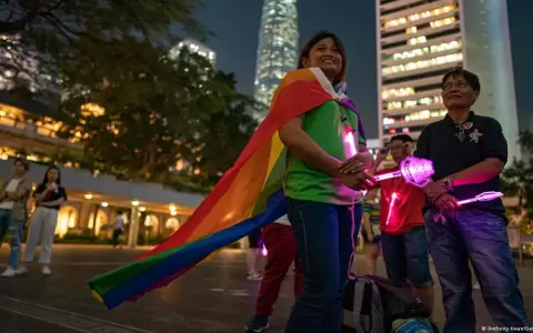Hong Kong: el Tribunal Supremo respalda uni�n homosexual, pero no el matrimonio