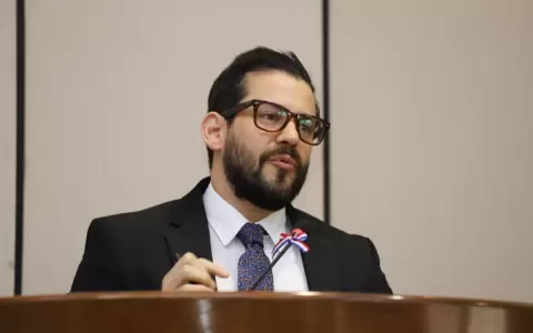 Pe�a tambi�n favorece con cargo a esposa de ministro del TSJE