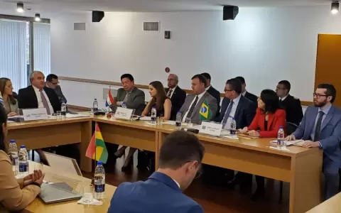 Culmina reuni�n y Argentina confirma continuidad del peaje en hidrov�a