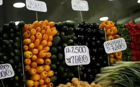 Pobreza multidimensional y monetaria bajaron en Colombia