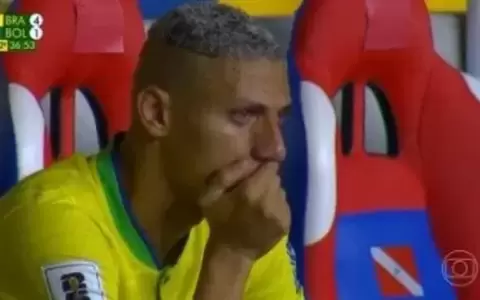 Richarlison explic� por qu� llor� tras su sustituci�n ante Bolivia