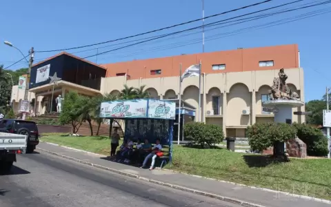 Lambar� busca soluciones innovadoras para combatir la morosidad en el pago de impuestos