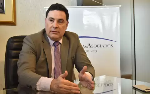 Analista pol�tico dice que el Partido Colorado est� "secuestrado"
