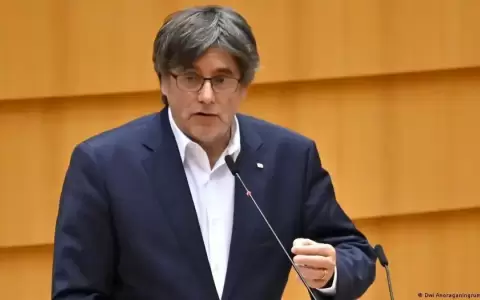 Espa�a: Puigdemont pide amnist�a para negociar investidura