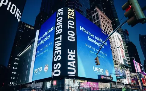 Mensajes para la Albirroja en las calles de New York y Toronto
