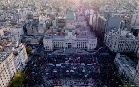 Marchan en Argentina en defensa del aborto legal