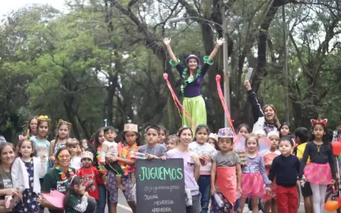 Vuelve la primavera al Parque Caballero con el tradicional "Corso de las Flores"