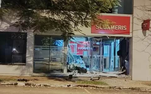 Explotan un cajero autom�tico en Villa Morra