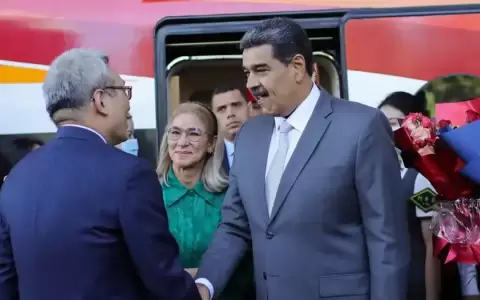 Nicol�s Maduro llega a Pek�n para reunirse con Xi Jinping