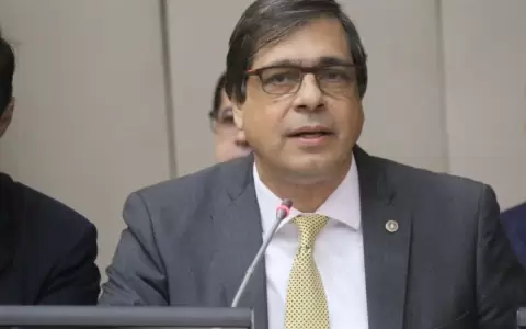 Abogado de exdirector de IPS asegura que "�l es el m�s ansioso por aclarar su situaci�n"