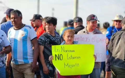 Tensa situaci�n sobre el Puente Remanso deriv� en enfrentamientos entre polic�as y manifestantes