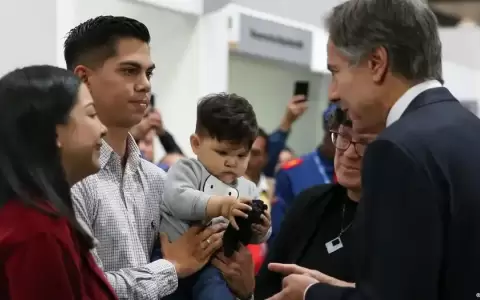 Centro de migraci�n legal de EE. UU. en Colombia no da abasto