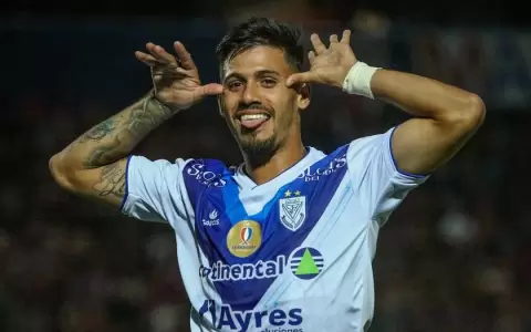 Elvio Vera: �D�ganle a Jean que guarde bien su remera�