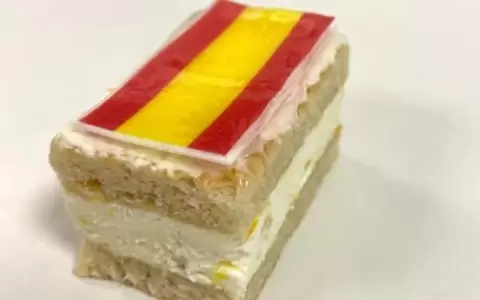El pastel ruso con la bandera de Espa�a que se repartir� gratis en honor a la jura de Leonor