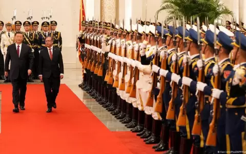 Petro y Xi elevan sus relaciones a "asociaci�n estrat�gica"