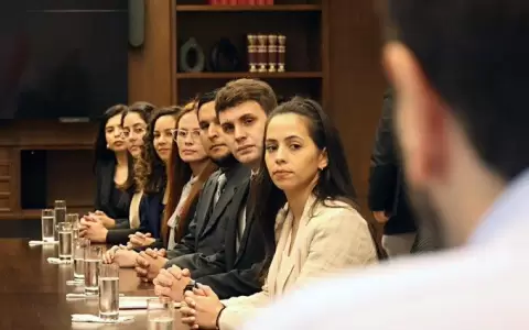 Finalmente, Pe�a abre mesa para recibir a desvinculados de Itaip�
