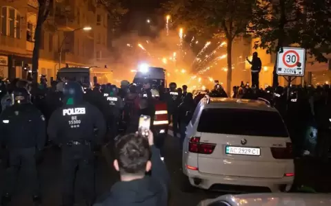 Berl�n: 65 polic�as heridos en manifestaci�n propalestina