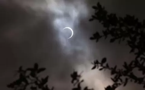El eclipse solar anular inici� su recorrido en EE. UU.