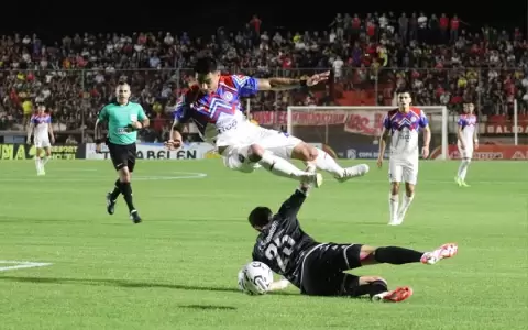 �Los supuestos grandes juegan como equipos chicos�