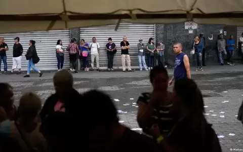 Comienzan elecciones primarias de la oposici�n en Venezuela