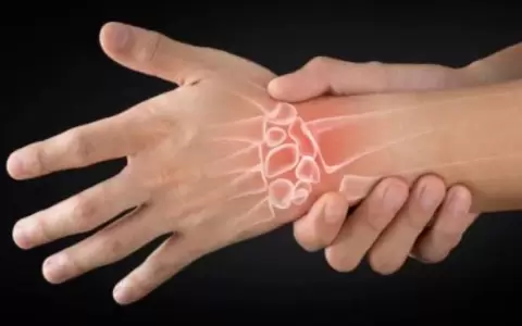 M�dico recuerda importancia de diagn�stico y tratamiento precoz de la artritis reumatoidea