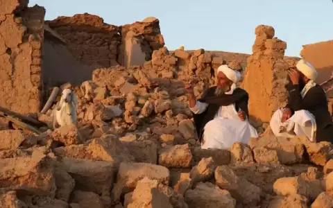 Terremoto deja m�s de 2.000 muertos en Afganist�n