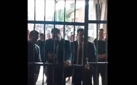 Viceministro de Pol�tica Criminal se retir� de Tacumb� sin dar declaraciones