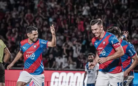 Fiesta completa: Cerro Porte�o consigue una victoria �a lo Cicl�n�